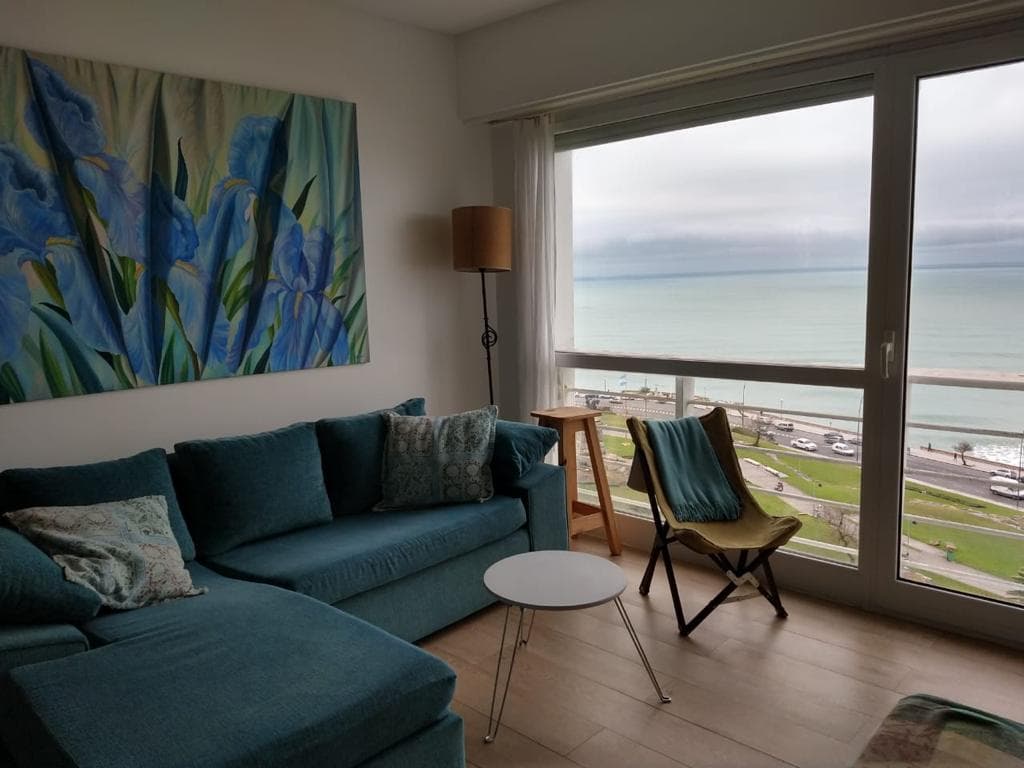 Semipiso frente al mar